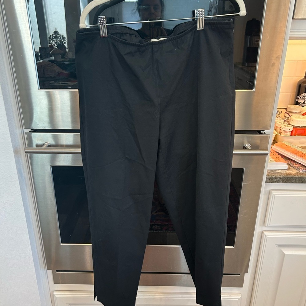 Eileen Fisher cropped Charcoal Trousers, PL (has stain)